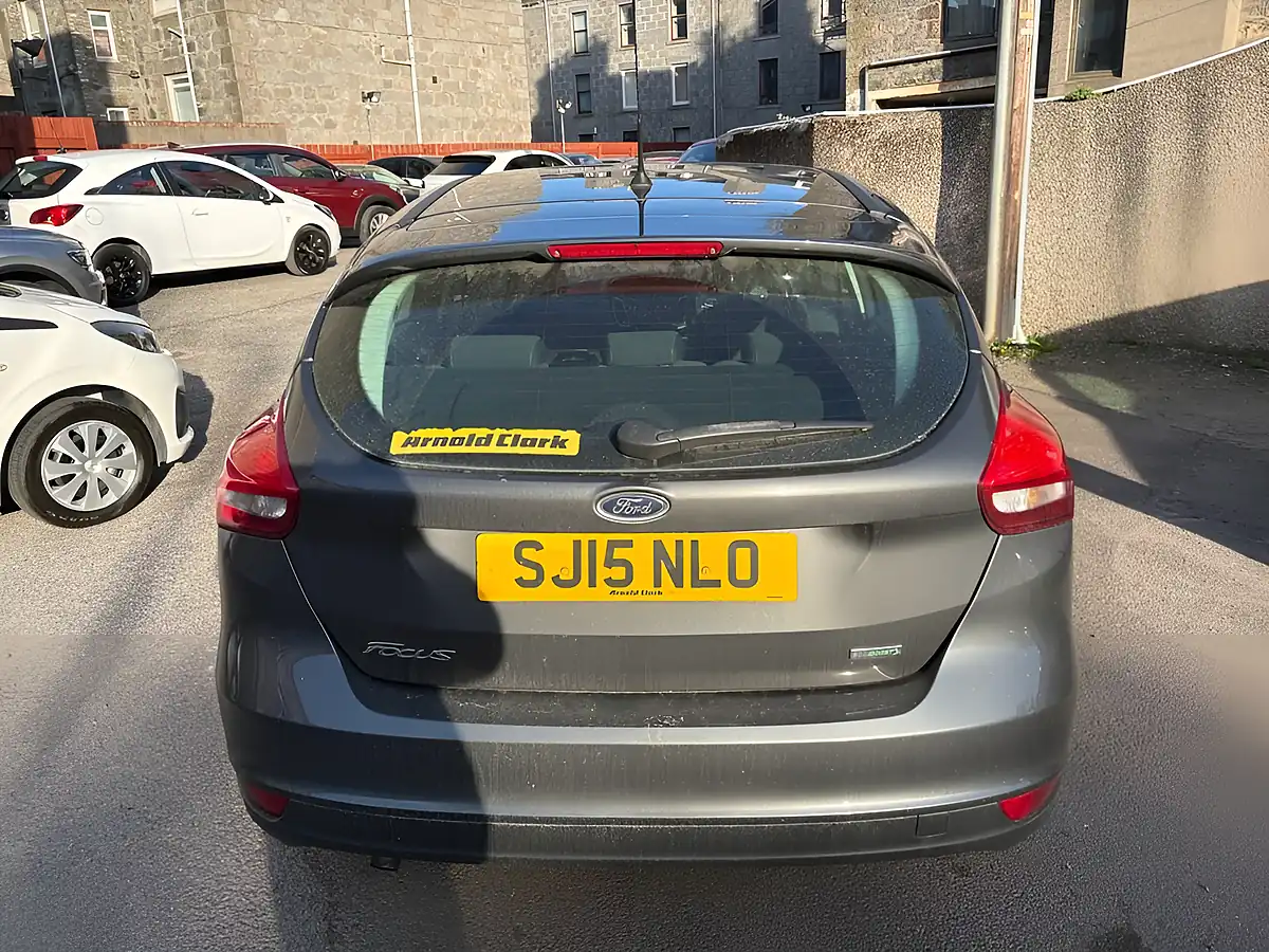 Used 2015 Ford Focus Zetec Grey - Interior and Exterior details 6
