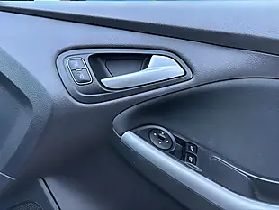 Used 2015 Ford Focus Zetec Grey - Interior and Exterior details 10