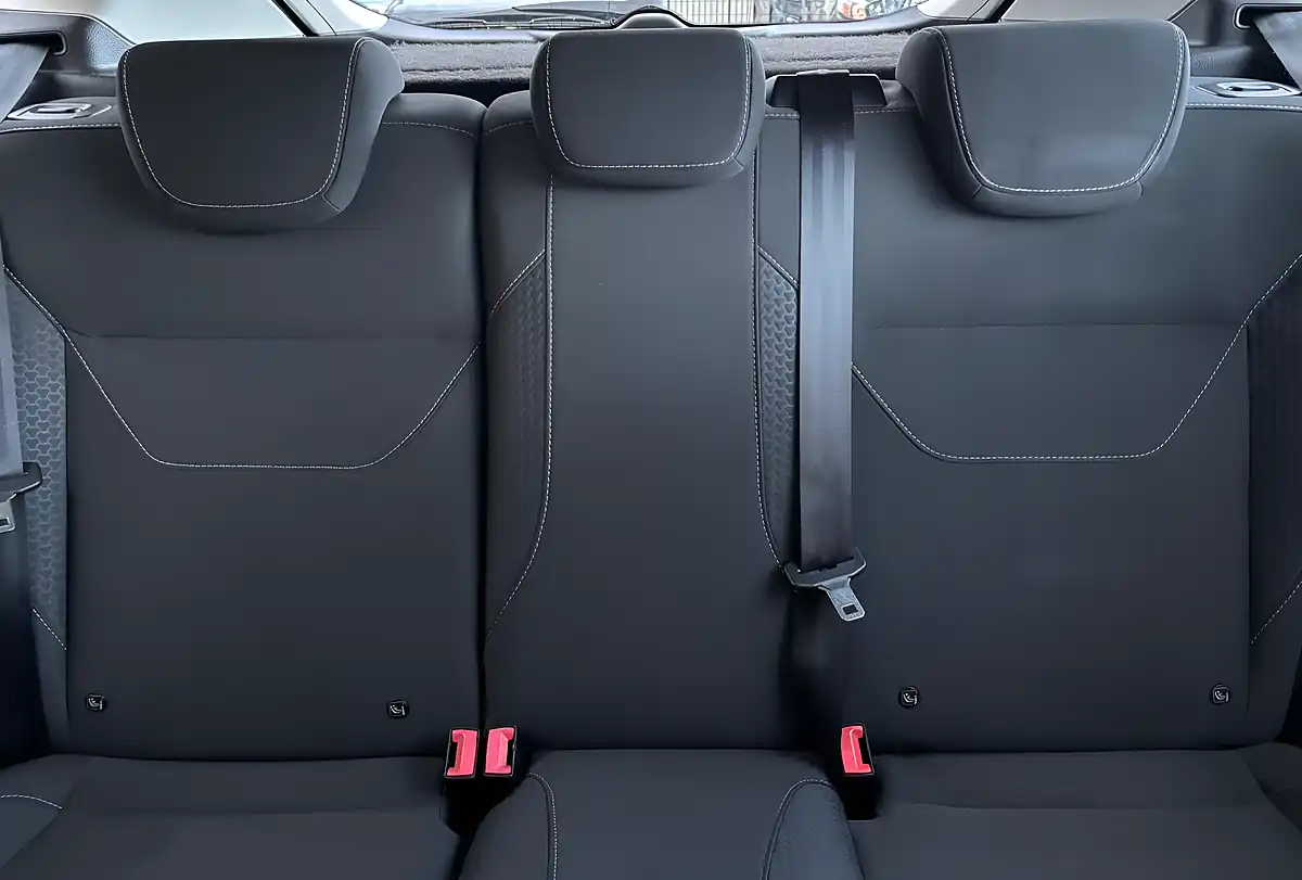 Used 2015 Ford Focus Zetec Grey - Interior and Exterior details 14