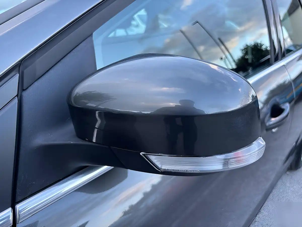 Used 2015 Ford Focus Zetec Grey - Interior and Exterior details 18