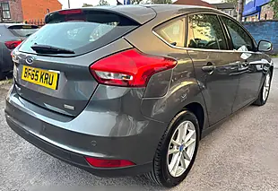 Used 2015 Ford Focus Zetec Grey - Interior and Exterior details 8