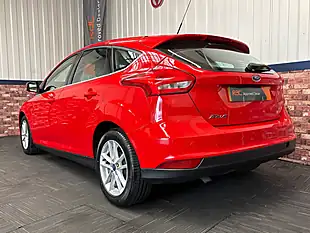 Used 2015 Ford Focus Zetec Race Red - Interior and Exterior details 15