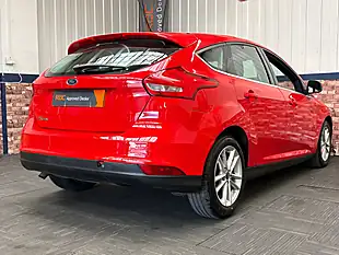 Used 2015 Ford Focus Zetec Race Red - Interior and Exterior details 18