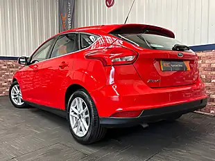 Used 2015 Ford Focus Zetec Race Red - Interior and Exterior details 5
