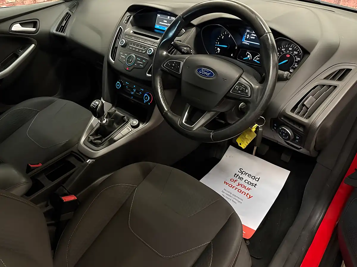 Used 2015 Ford Focus Zetec Race Red - Interior and Exterior details 7