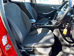 Used 2015 Ford Focus Zetec Red - Interior and Exterior details 12