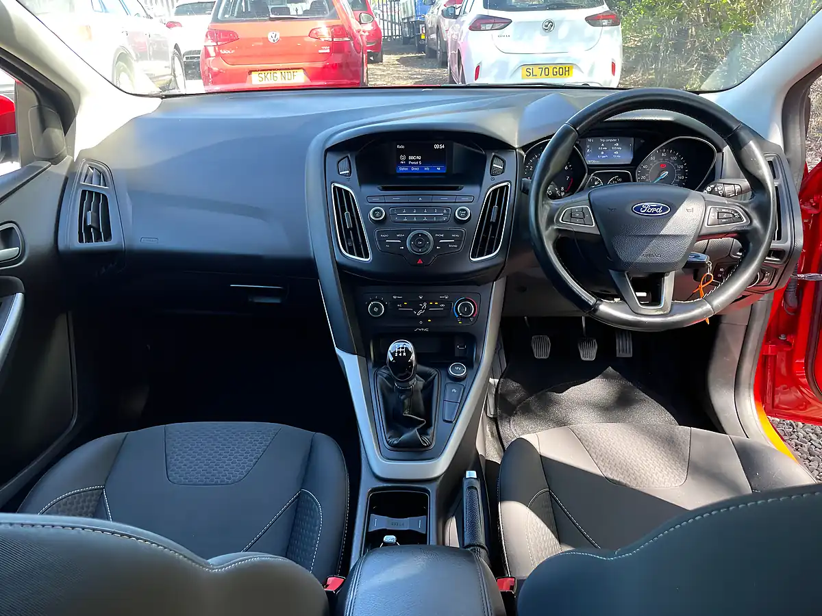 Used 2015 Ford Focus Zetec Red - Interior and Exterior details 14