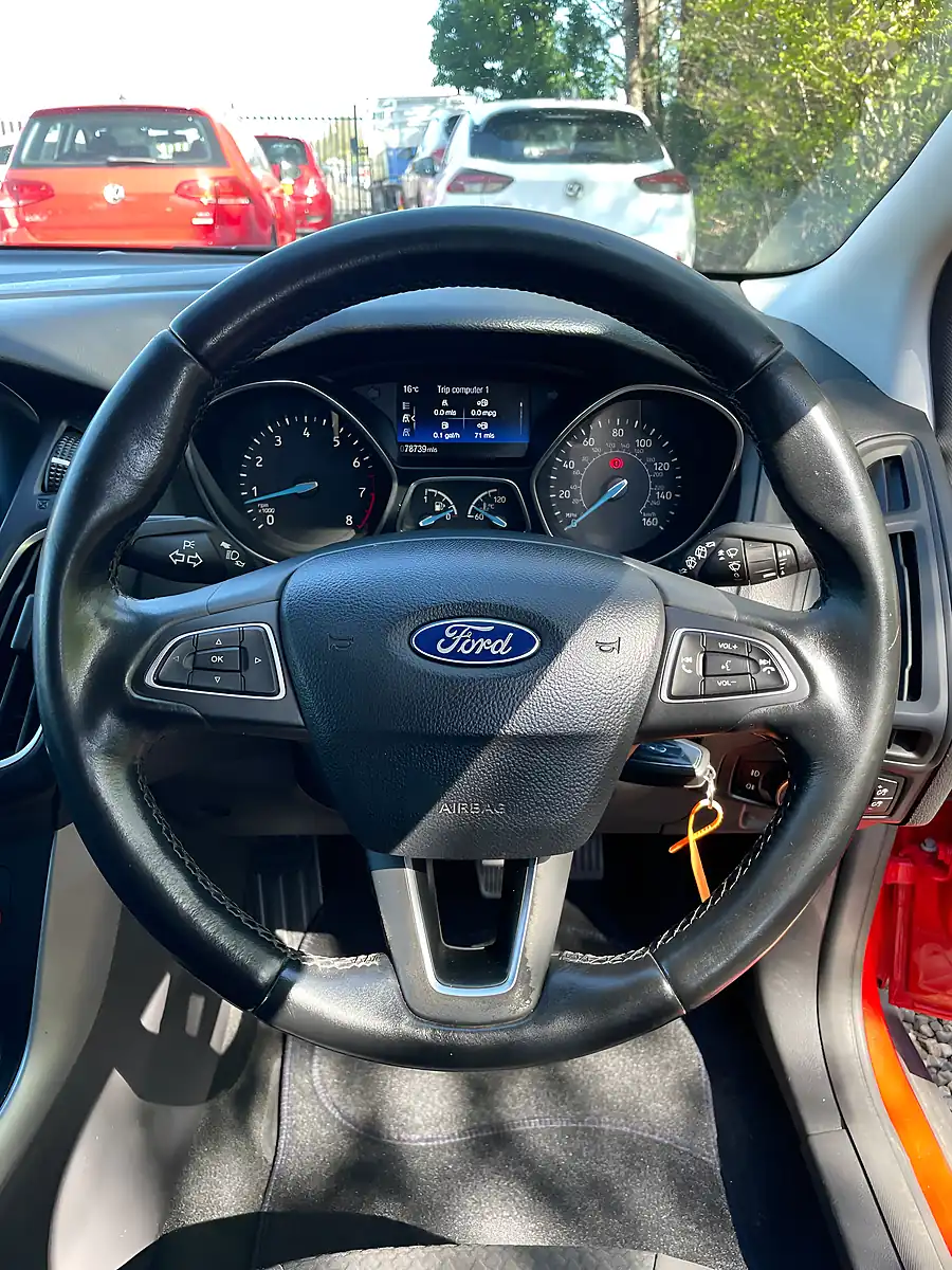 Used 2015 Ford Focus Zetec Red - Interior and Exterior details 15