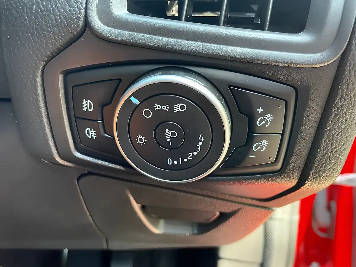 Used 2015 Ford Focus Zetec Red - Interior and Exterior details 19