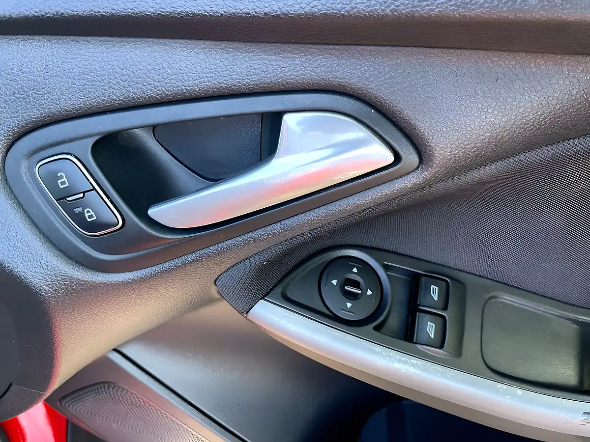 Used 2015 Ford Focus Zetec Red - Interior and Exterior details 20
