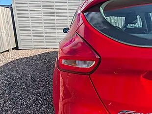Used 2015 Ford Focus Zetec Red - Interior and Exterior details 17