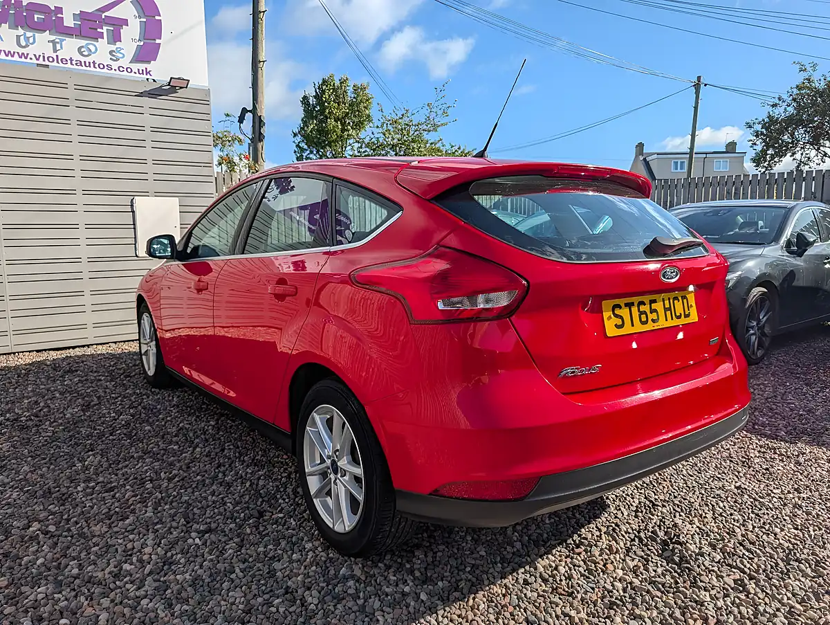 Used 2015 Ford Focus Zetec Red - Interior and Exterior details 4