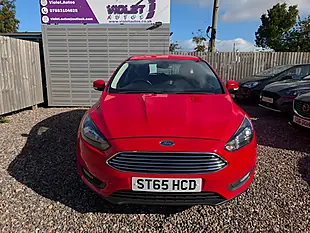 Used 2015 Ford Focus Zetec Red - Interior and Exterior details 5