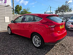 Used 2015 Ford Focus Zetec Red - Interior and Exterior details 7