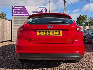 Used 2015 Ford Focus Zetec Red - Interior and Exterior details 8