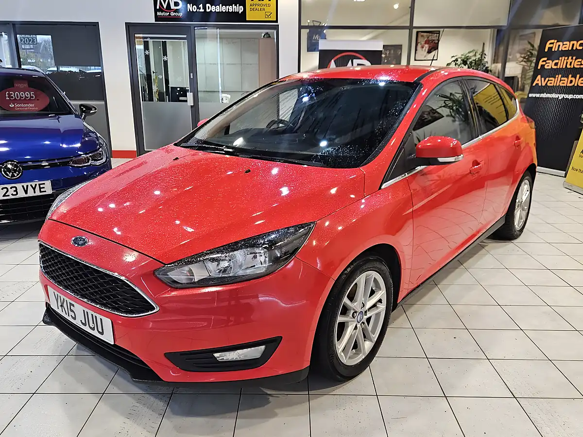 Used 2015 Ford Focus Zetec Red - Interior and Exterior details 3