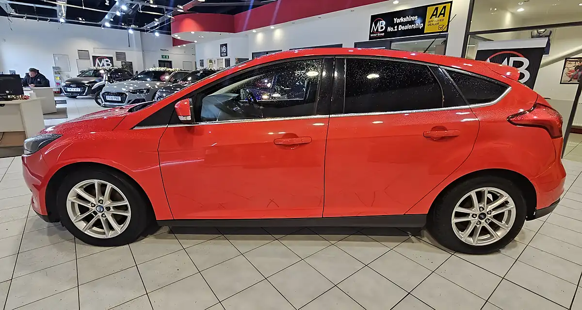 Used 2015 Ford Focus Zetec Red - Interior and Exterior details 4