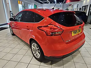 Used 2015 Ford Focus Zetec Red - Interior and Exterior details 5