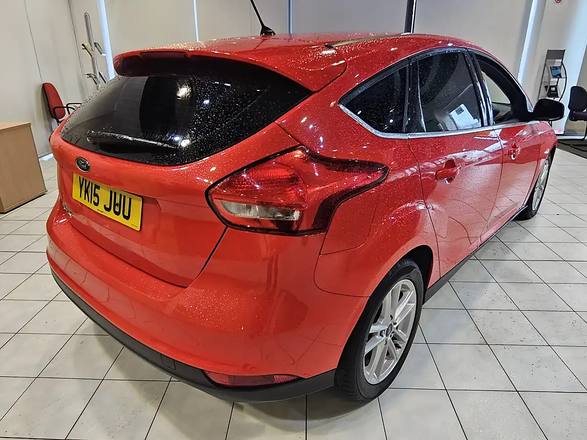Used 2015 Ford Focus Zetec Red - Interior and Exterior details 8