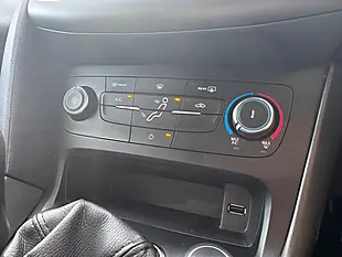 Used 2015 Ford Focus Zetec S Black - Interior and Exterior details 16