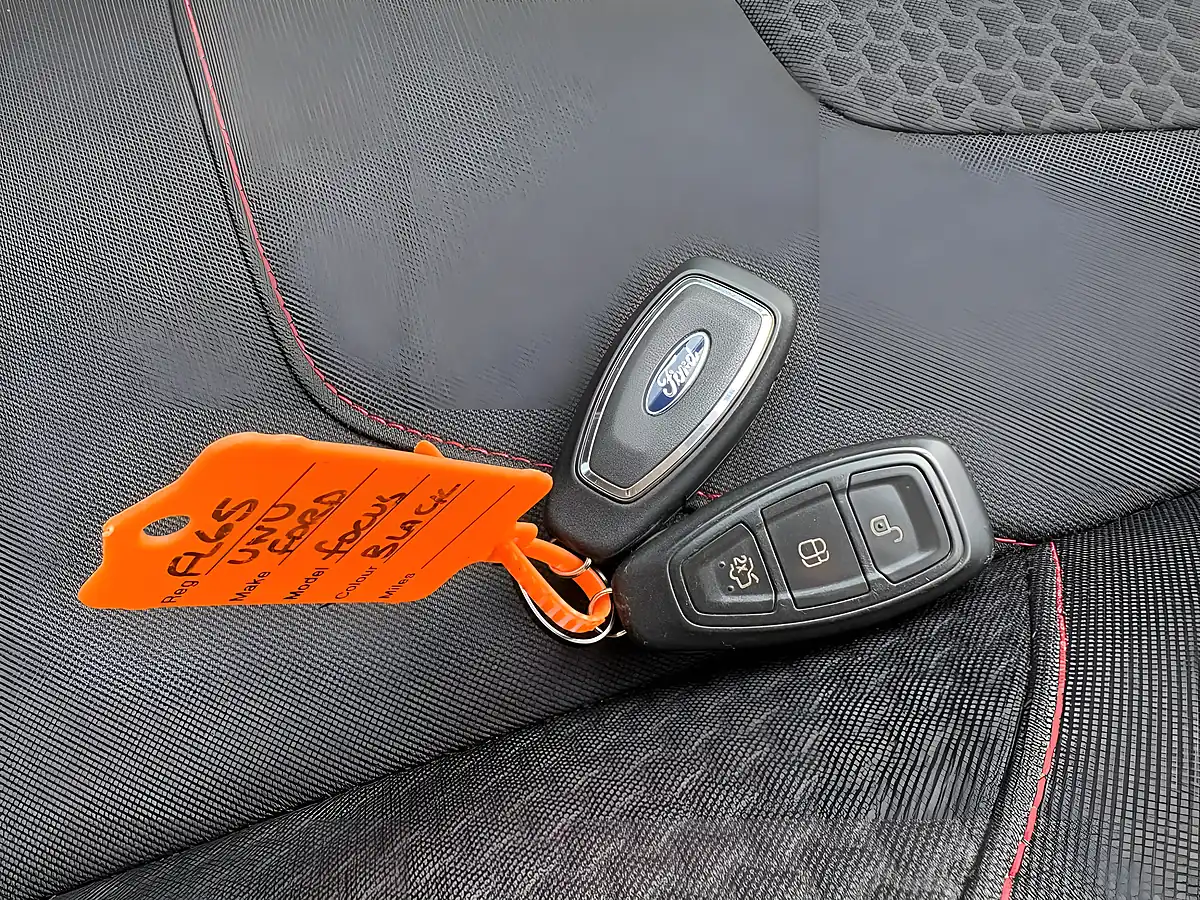Used 2015 Ford Focus Zetec S Black - Interior and Exterior details 17