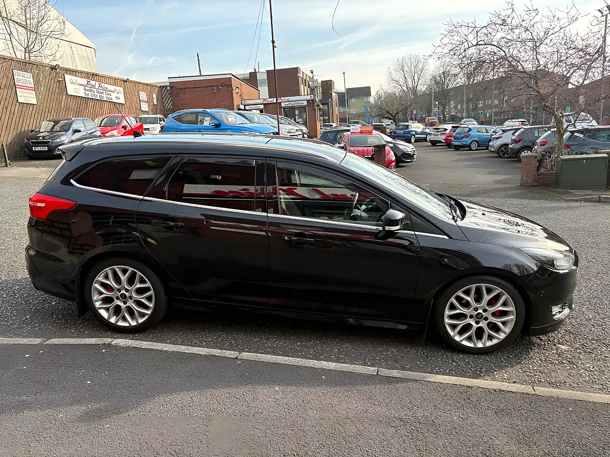 Used 2015 Ford Focus Zetec S Black - Interior and Exterior details 2