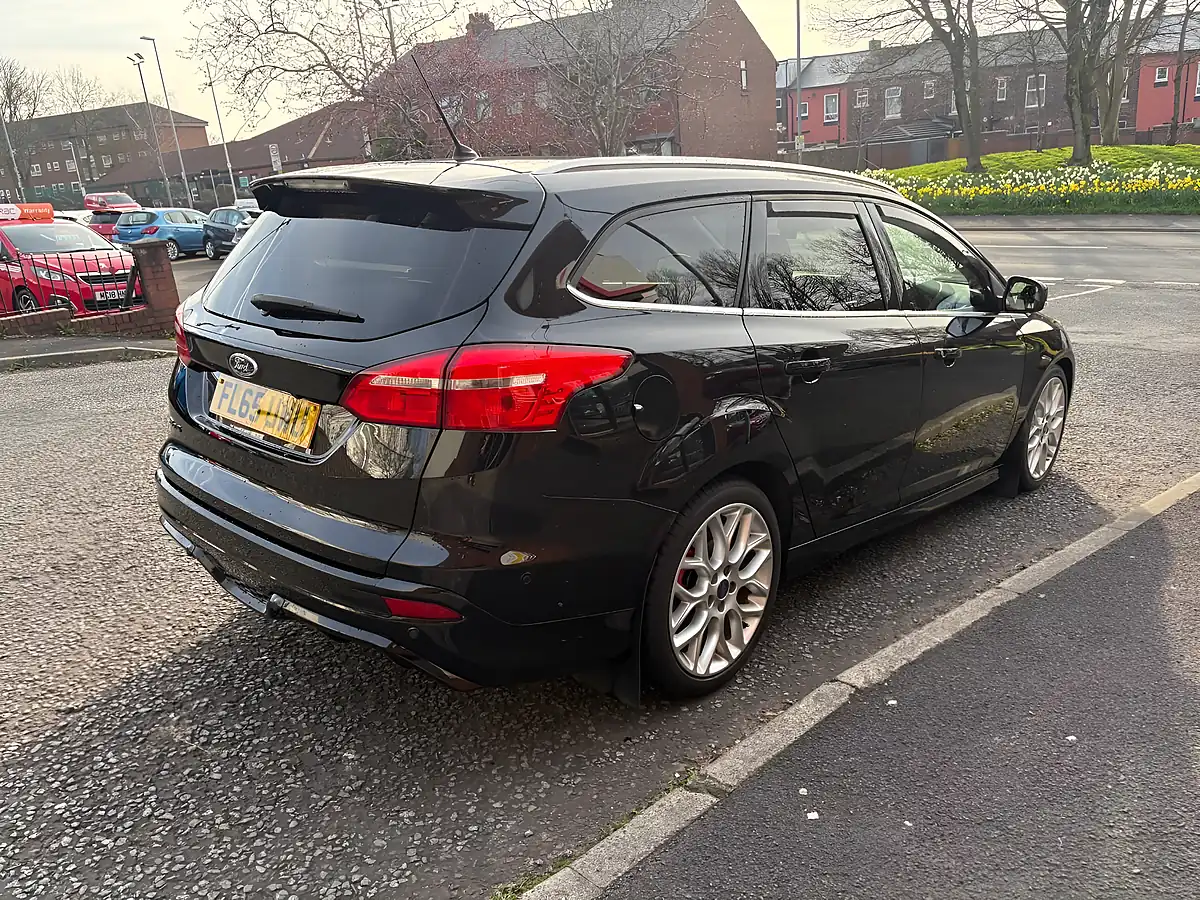 Used 2015 Ford Focus Zetec S Black - Interior and Exterior details 3