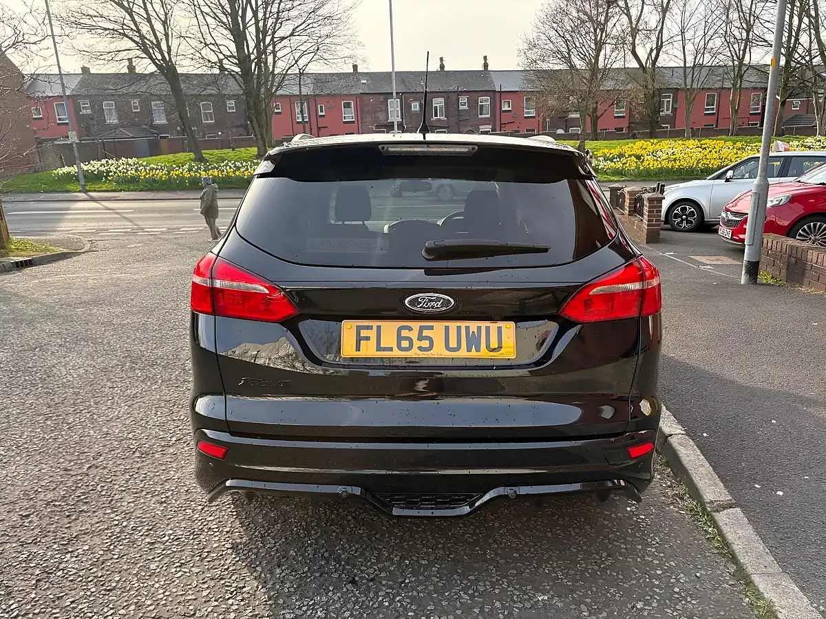 Used 2015 Ford Focus Zetec S Black - Interior and Exterior details 4