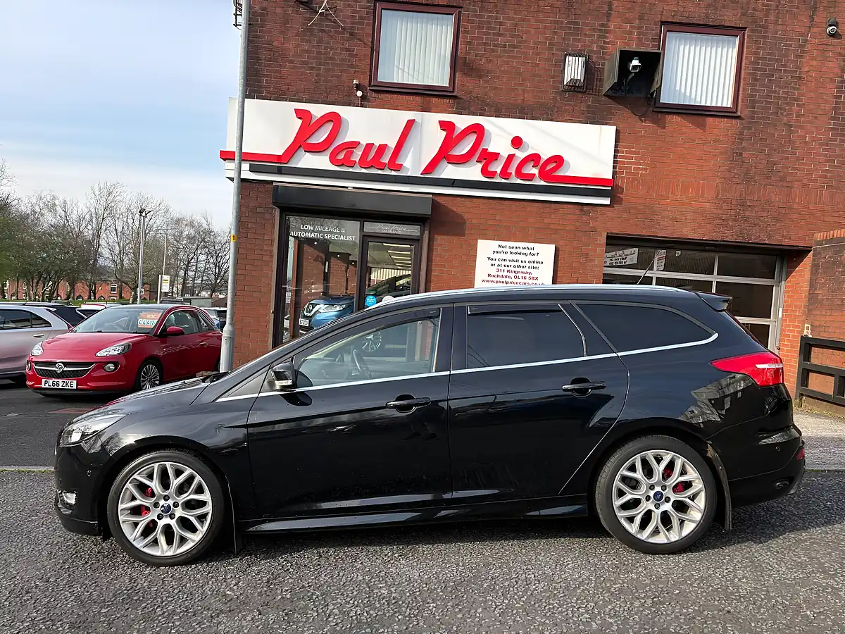 Used 2015 Ford Focus Zetec S Black - Interior and Exterior details 6