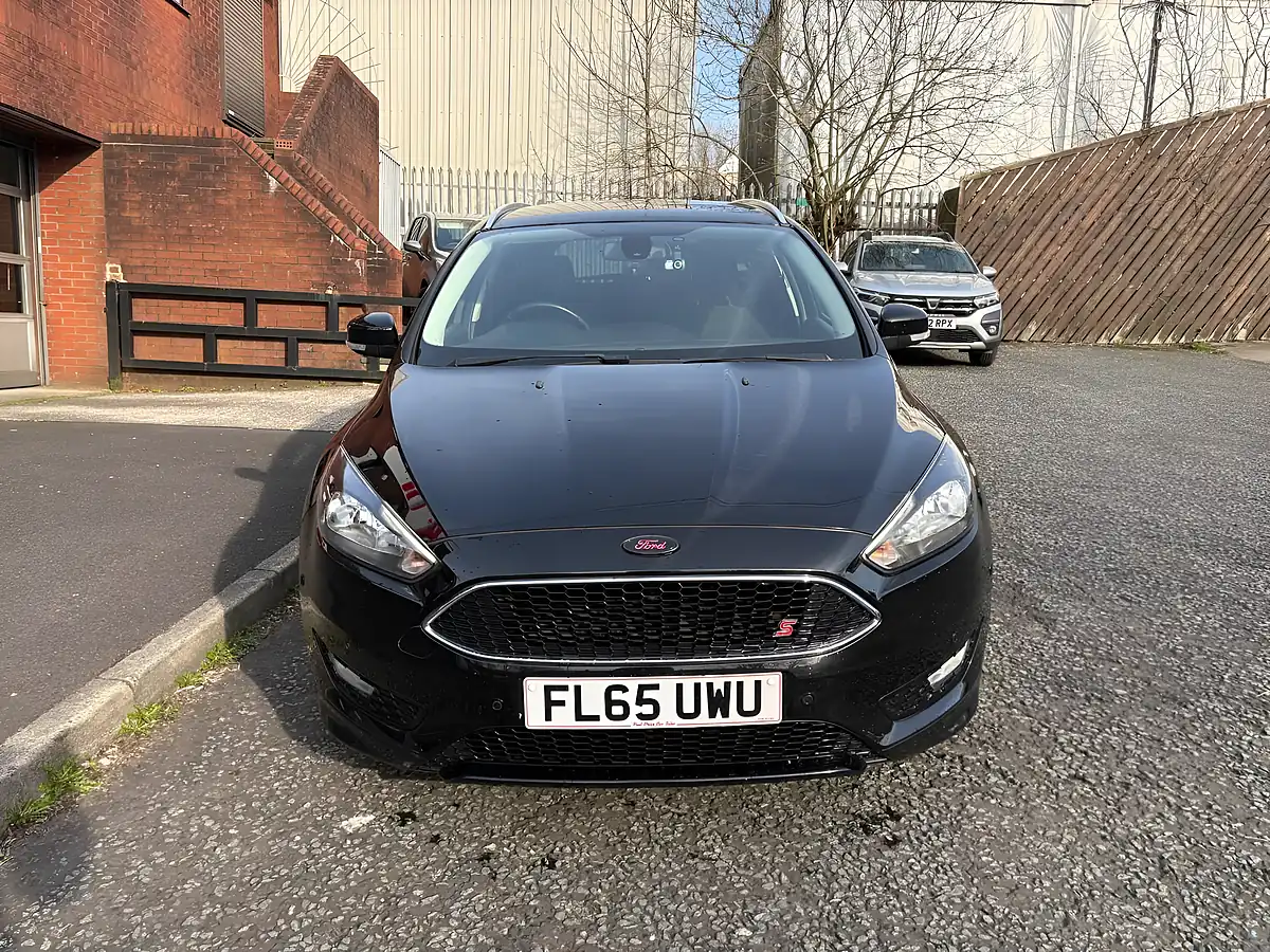 Used 2015 Ford Focus Zetec S Black - Interior and Exterior details 8