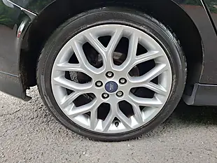 Used 2015 Ford Focus Zetec S Black - Interior and Exterior details 18