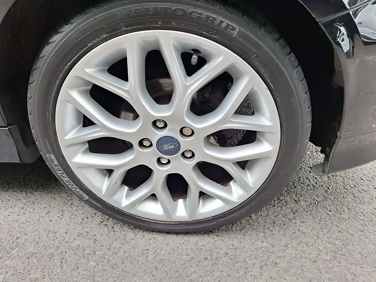 Used 2015 Ford Focus Zetec S Black - Interior and Exterior details 19