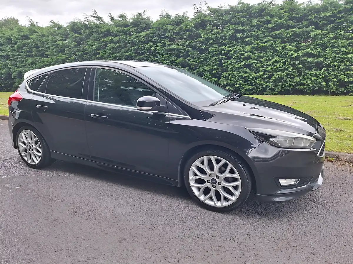 Used 2015 Ford Focus Zetec S Black - Interior and Exterior details 5