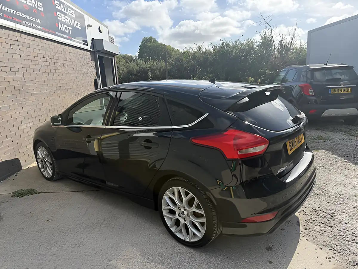 Used 2015 Ford Focus Zetec S Black - Interior and Exterior details 12