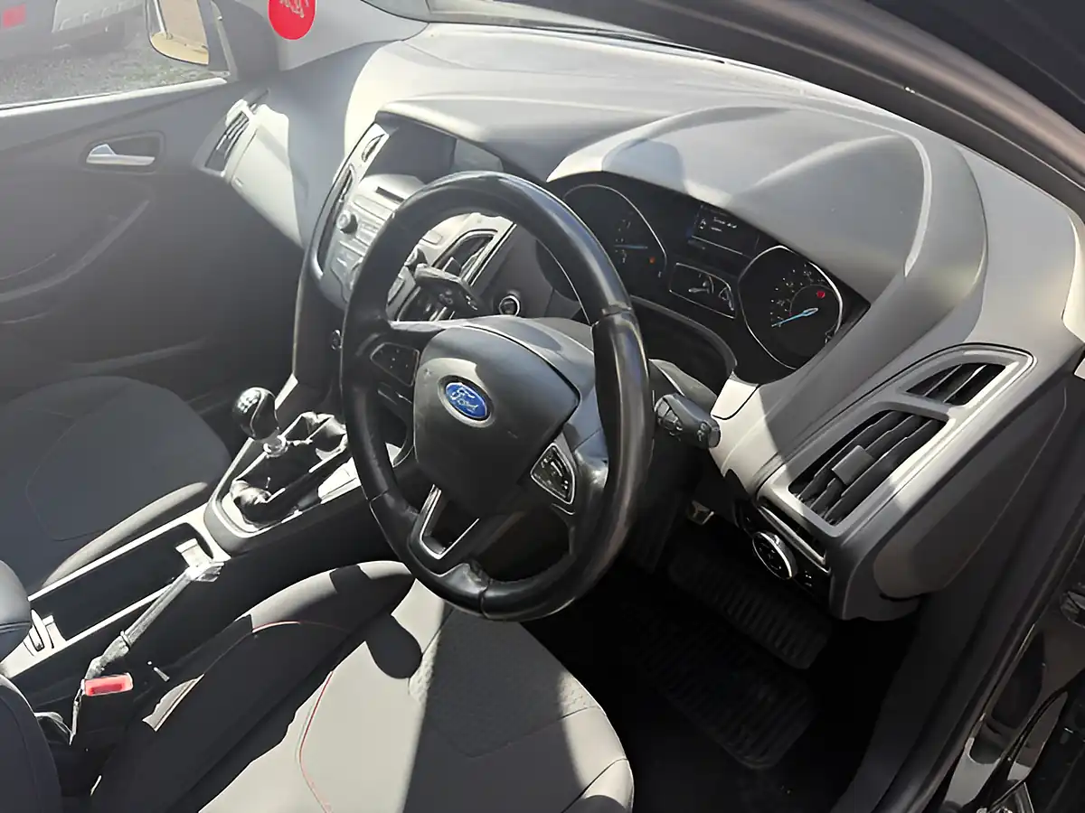 Used 2015 Ford Focus Zetec S Black - Interior and Exterior details 13