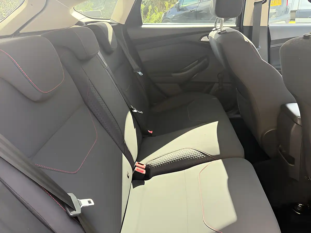 Used 2015 Ford Focus Zetec S Black - Interior and Exterior details 15