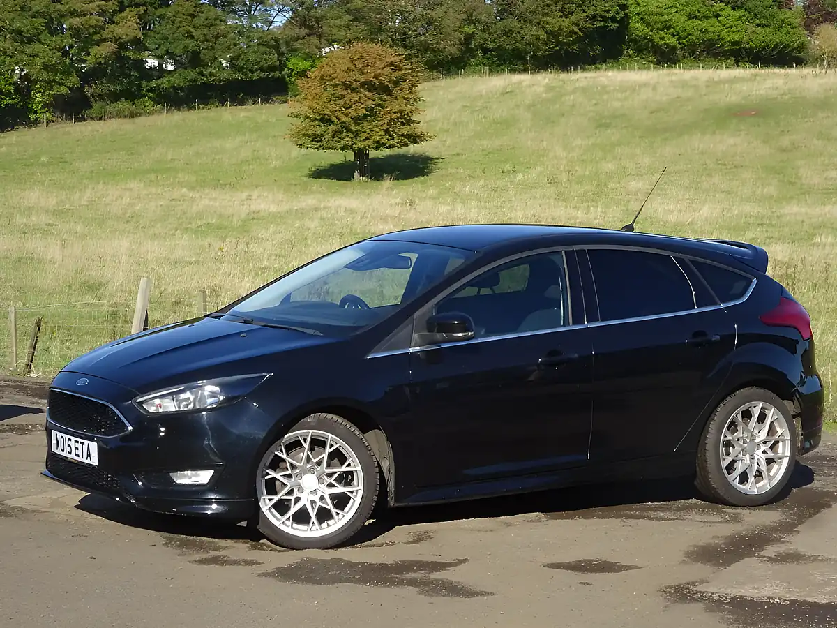 Used 2015 Ford Focus Zetec S Black - Interior and Exterior details 10