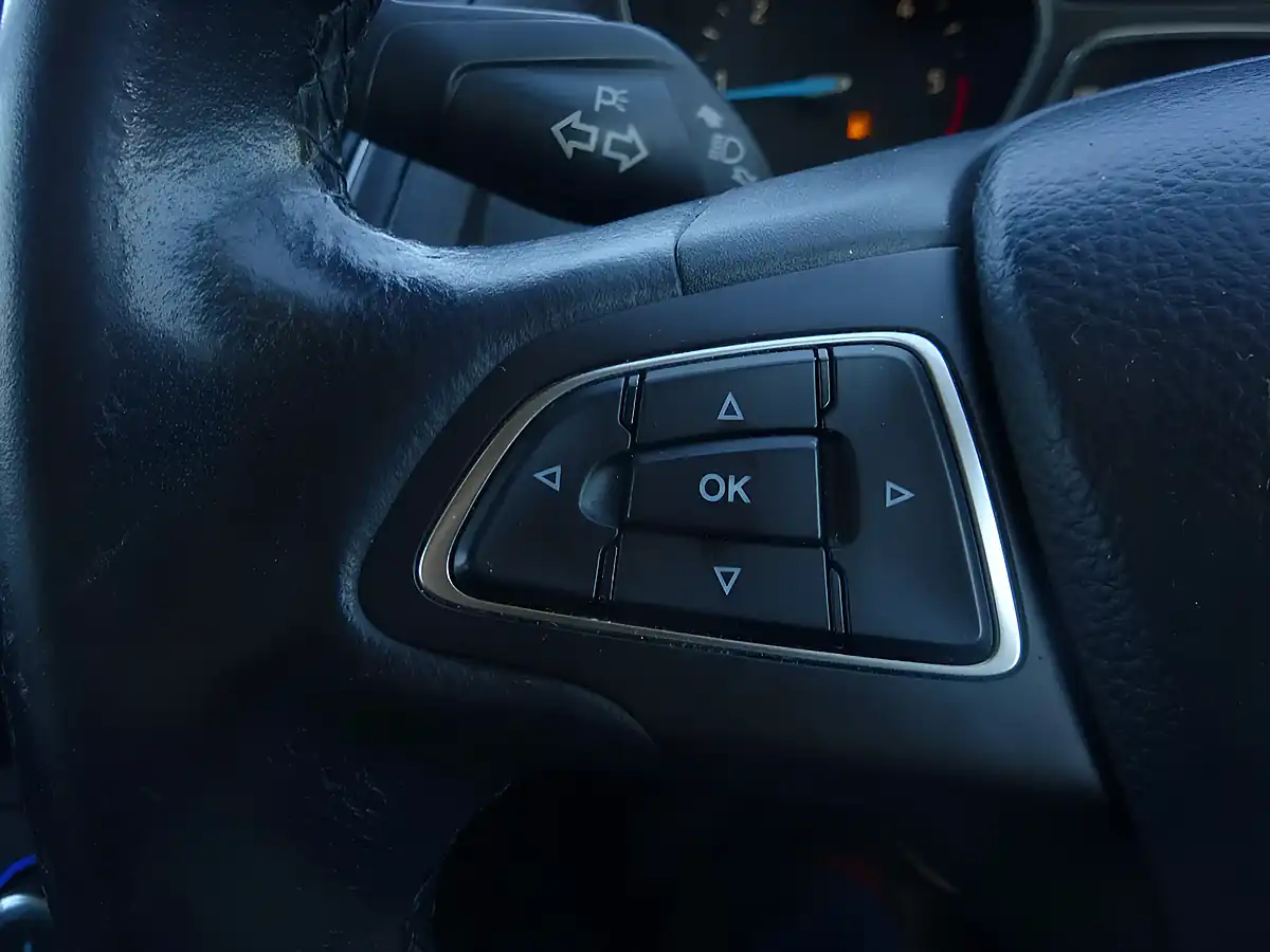 Used 2015 Ford Focus Zetec S Black - Interior and Exterior details 14