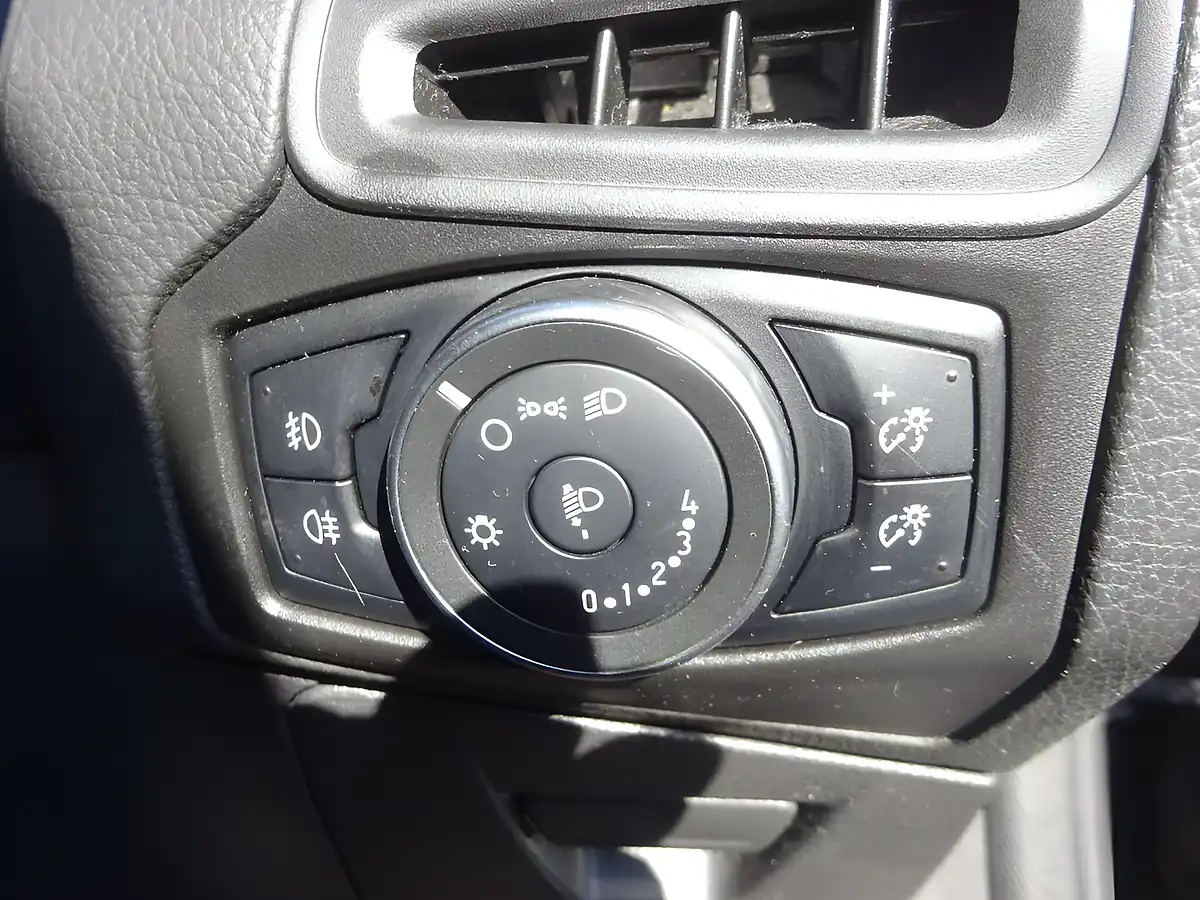 Used 2015 Ford Focus Zetec S Black - Interior and Exterior details 15
