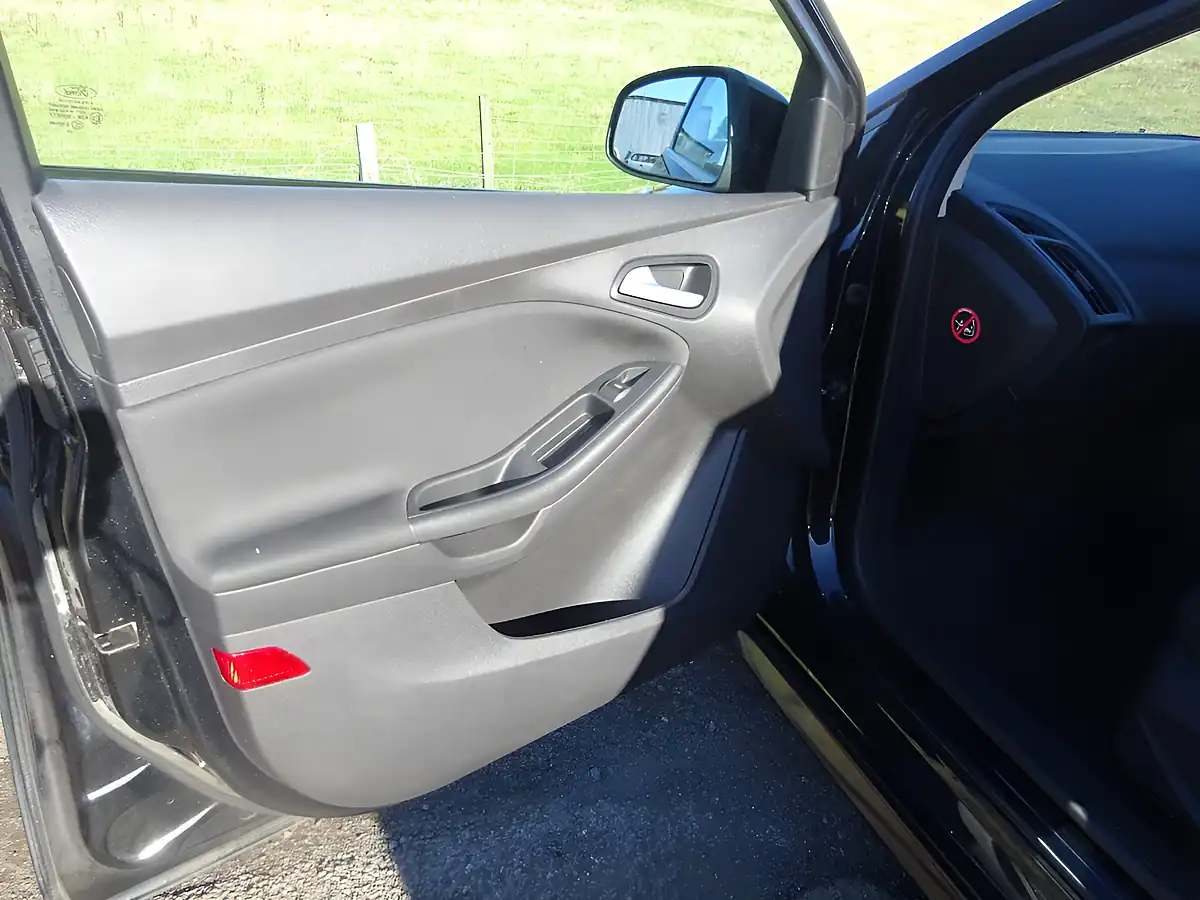 Used 2015 Ford Focus Zetec S Black - Interior and Exterior details 16