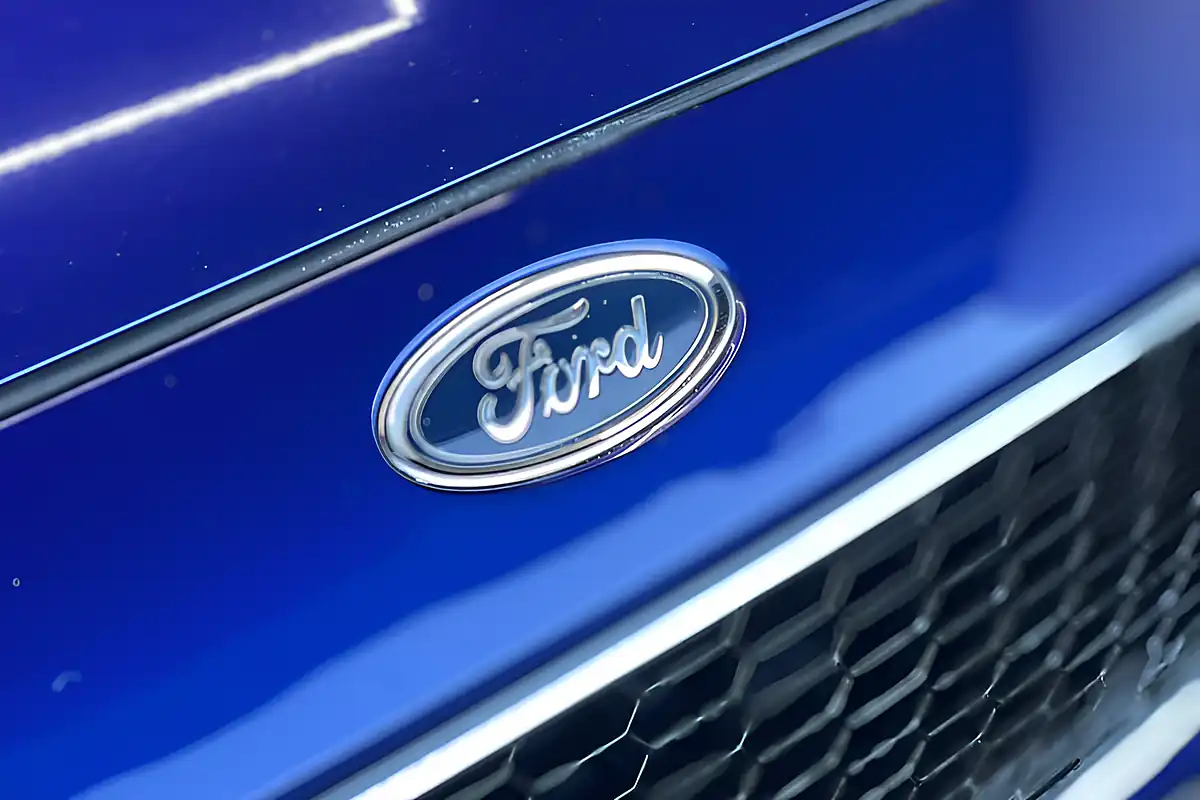 Used 2015 Ford Focus Zetec S Blue - Interior and Exterior details 10