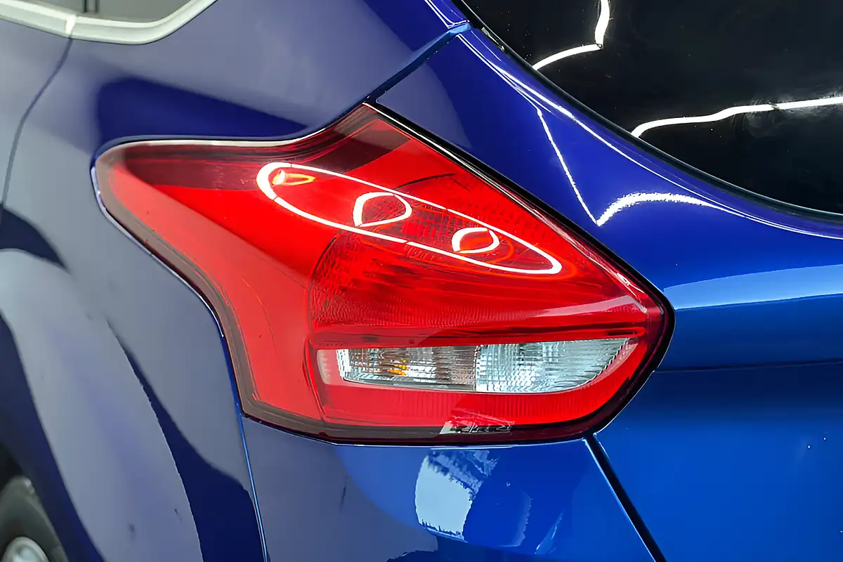 Used 2015 Ford Focus Zetec S Blue - Interior and Exterior details 11