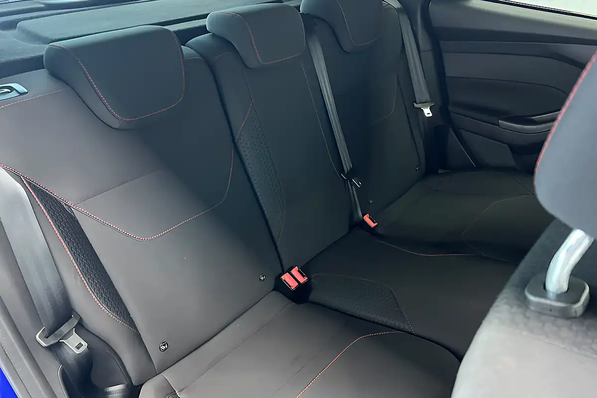 Used 2015 Ford Focus Zetec S Blue - Interior and Exterior details 12