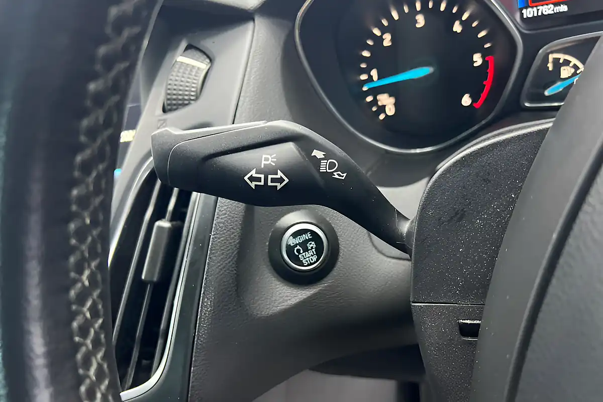 Used 2015 Ford Focus Zetec S Blue - Interior and Exterior details 16