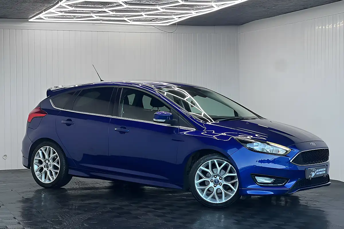 Used 2015 Ford Focus Zetec S Blue - Interior and Exterior details 2