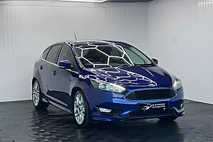 Used 2015 Ford Focus Zetec S Blue - Interior and Exterior details 3