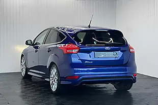 Used 2015 Ford Focus Zetec S Blue - Interior and Exterior details 9