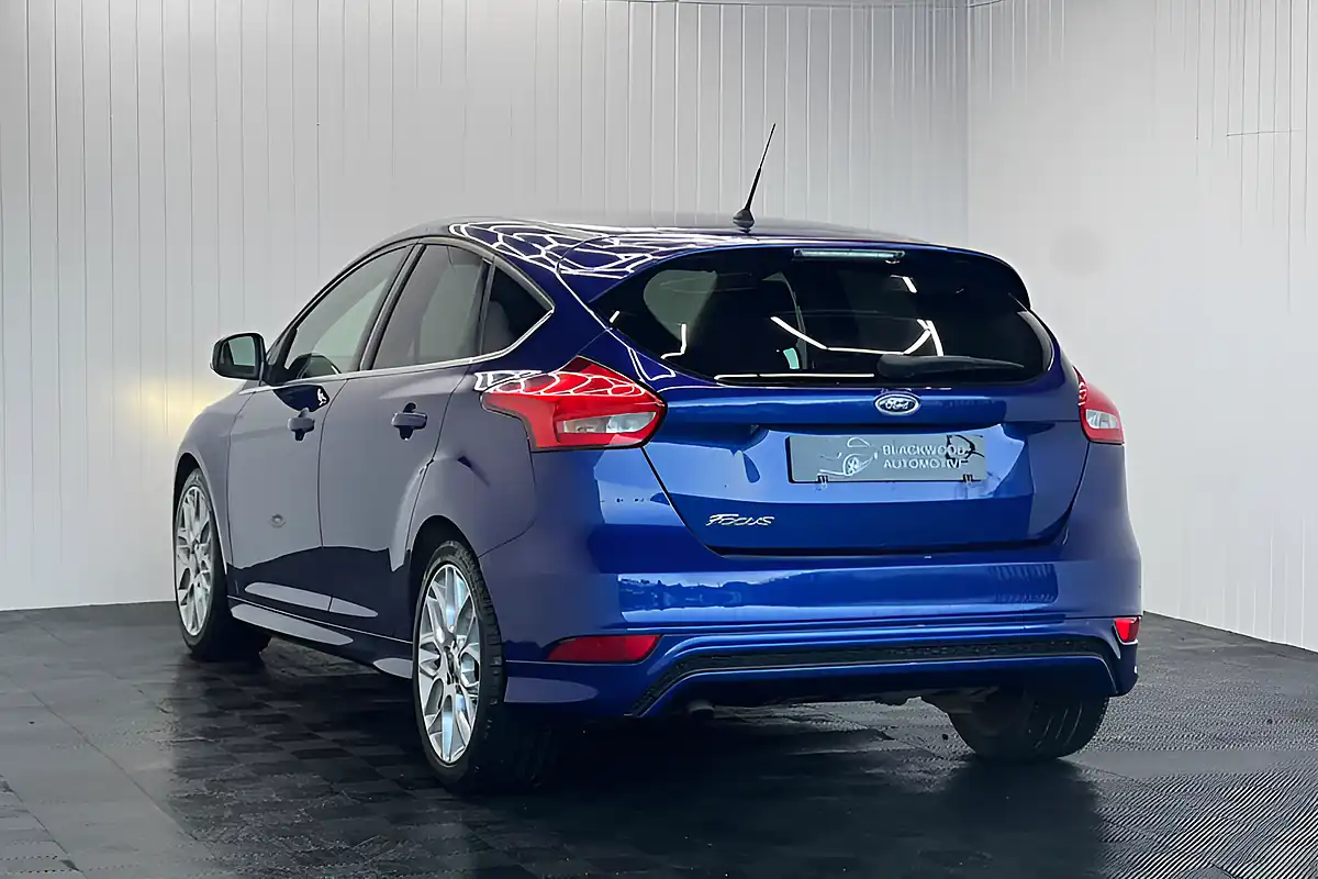 Used 2015 Ford Focus Zetec S Blue - Interior and Exterior details 9