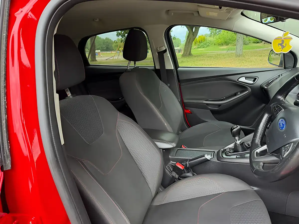Used 2015 Ford Focus Zetec S Red - Interior and Exterior details 10