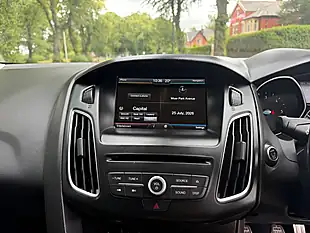 Used 2015 Ford Focus Zetec S Red - Interior and Exterior details 16
